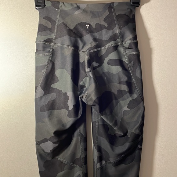 OLD NAVY Camo Leggings - Picture 4 of 7